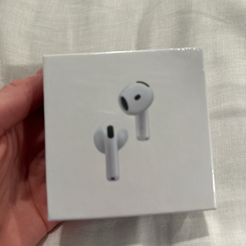 AirPod Gen 4
